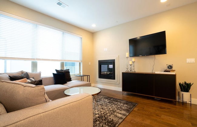 Mid Mod Manor A Sophisticated Townhouse Golden Triangle - Foto 25