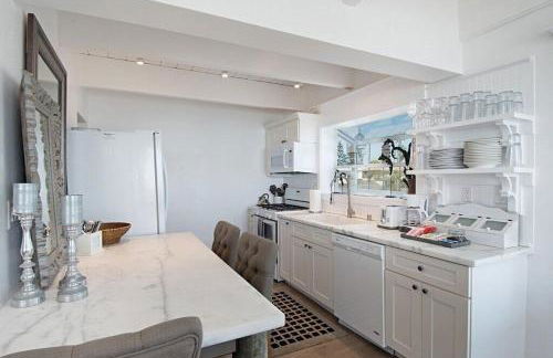 Expansive Ocean View, Private Balcony, Across from Beach - Photo 28