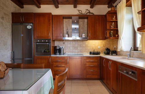 Villa Eleftherna - Majestic Evergreen Retreat with Scenic Views - Foto 21