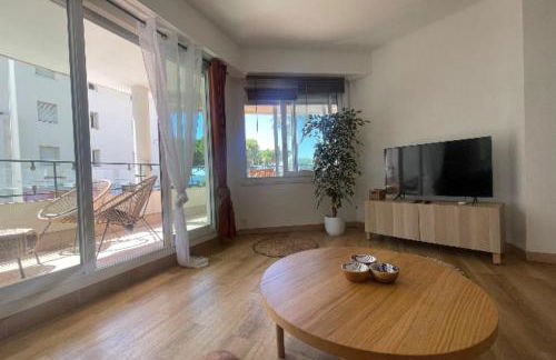 Facing the sea 2 steps from the beaches - Photo 6