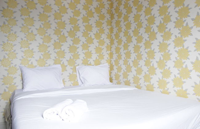 Minimalist 2BR Apartment at Gateway Ahmad Yani Cicadas - Photo 1