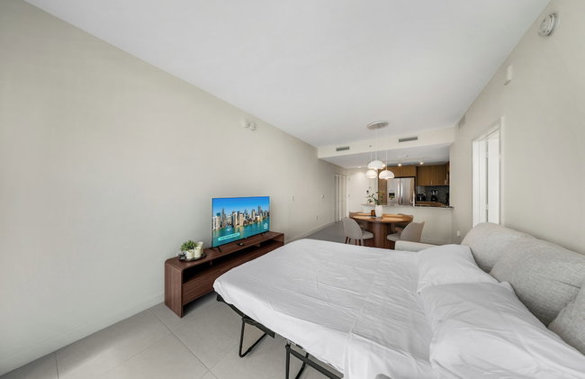Downtown Doral Condo w-Free Parking - Foto 75