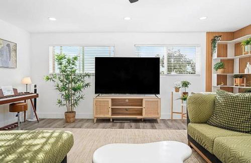 Mountains Views with Pool & Basketball, Relax & Play! - Foto 37