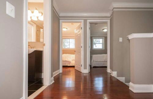 Three BR 2.5 Bath w/ parking spot & deck near metr - Foto 2