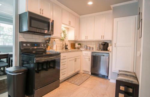 Walk to the Silos! 3 Bed 1960's Bungalow near Baylor - Foto 46