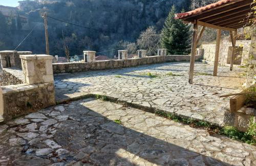 Andromahi Stone House - Photo 27