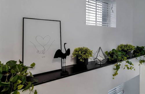 The Eden Loft: A Stylish Retreat - Foto 19