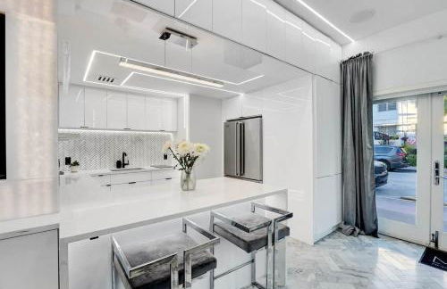 Versace Mansion Neighbor (Floor 1) Sleeps 9 - Foto 11