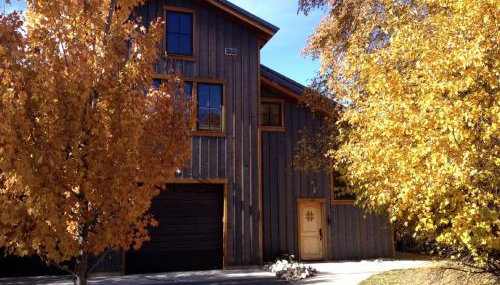 Stately and Unique Cabin Rental with a Wood-Burning Stove near Logan, Utah - Foto 1