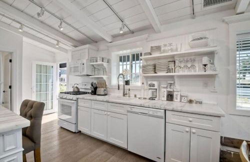 Ocean Views, Across The Street From Beach, Private Patio - Photo 18