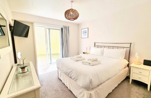 The Beach House & Porth Sands Apartments - Photo 160