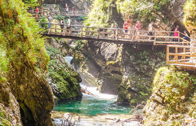 Explore Bled and Bohinj Lakes with Skofja Loka - Full-Day Tour - Foto 5