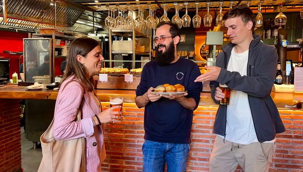 Excursión en grupo pequeño a Bilbao con tapas y cata de vinos - Foto 3