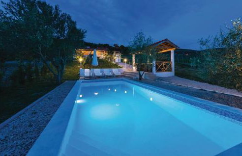 One-Bedroom Holiday Home In Danilo - Photo 13