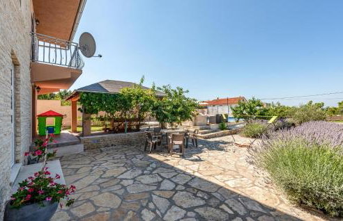 4 Bedroom Gorgeous Home In Lisicic - Foto 14