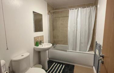 Stylish 2 bed Duplex Apartment - Birmingham - Foto 3