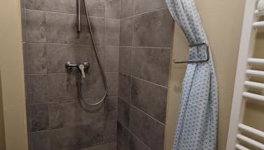 Le 5 bis, une maison de ville dans le centre historique - Foto 4, Shower