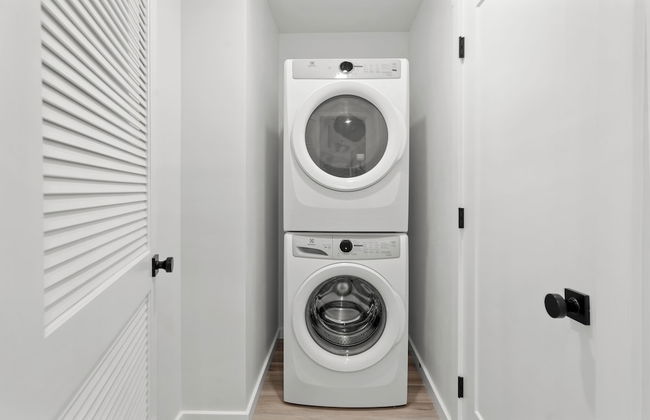 Touch of Class Stunning 5 Bdr! - Photo 60