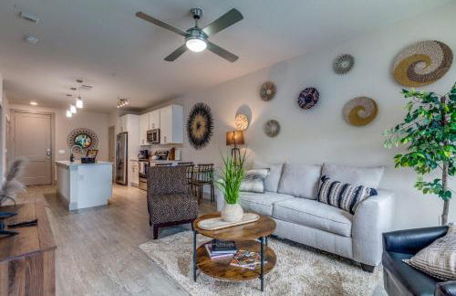 Trendy Condo on Riverwalk Free Parking Pet Friendly Centrally Located on the Riverwalk - Foto 2