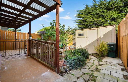 Beachy 1BR Escape with Sofa Bed - Golf & Beach Nearby - Photo 13