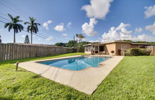 Pets Welcome Cozy Home with Pool in Margate! - Photo 1