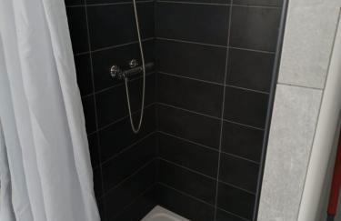 Grande maison avec vue sur le lac - Photo 11