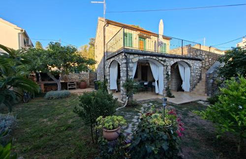 Stone House with garden Laganini - Photo 4