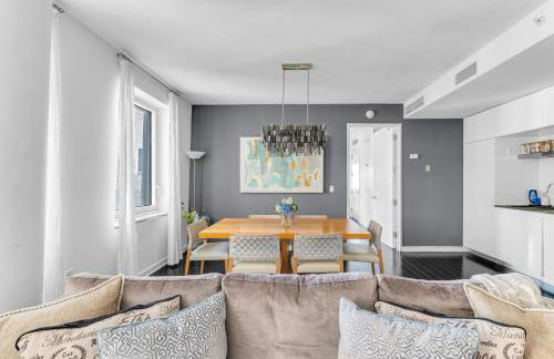 Elegant Midtown Retreat, City Views, Steps to Times Square - Foto 13