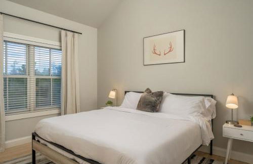 Luxe 4BR Mtn Retreat With Stunning Views Near Ski AndHikes - Foto 27