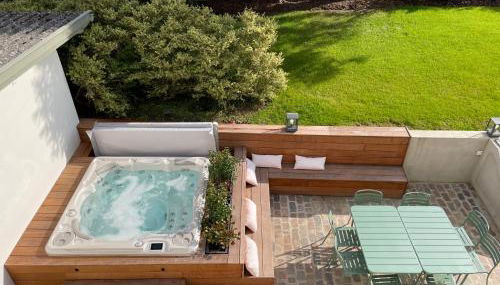 Le Hêtre Rouge - Écureuil et Geai Charme & Spa Alsace - Foto 4, Garden, sunbed, Garden view