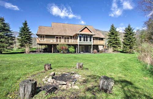 House with Deck, Fire Pit - 15 Mins to Snowshoe! - Foto 2