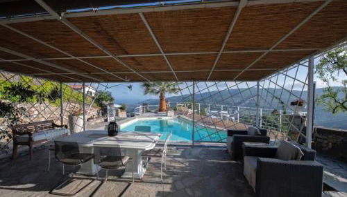 Villa con Piscina, Ac nelle 2 camere da letto, Palestra e vista su mare e monti - Foto 3