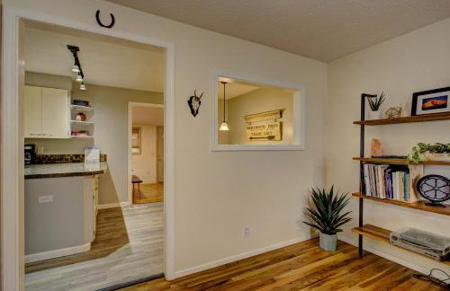 Sunset Home perfect for extended stays with fully fenced in yard, designated office, two living rooms, located across from Boise Foothills and close to Bogus Basin in Boise's North End - Photo 18