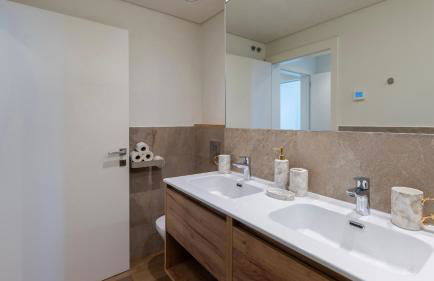 Gorgeous Apartment with City View by LovelyStay - Foto 49