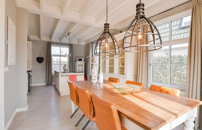 Great Holiday Home at the Efteling with Heated Swimming Pool & Hot Tub - Foto 4