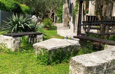 Jolie Ann Marie apartment - Photo 18