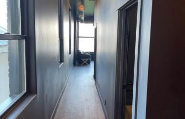 City Loft Escape with River Views! By Hollyhock - Foto 24