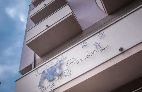 Residence Art - Photo 17