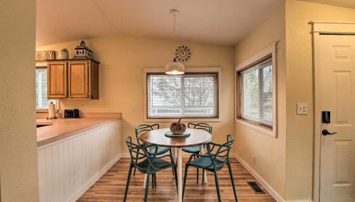 Cute Cottage with Deck Walk 115 Ft to Brewery and Cafe - Foto 2