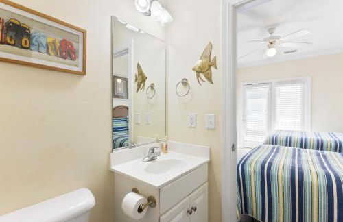 Oceanview 4BR/4BA Condo, Steps to Beach/Pool - Foto 34