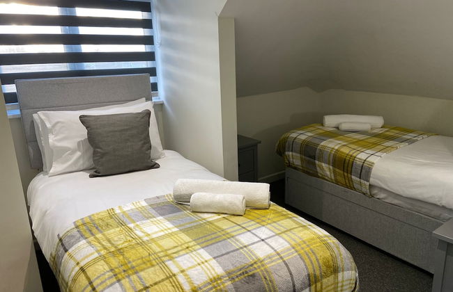 Gladstone Apartments by Bluebell Rooms - Photo 11