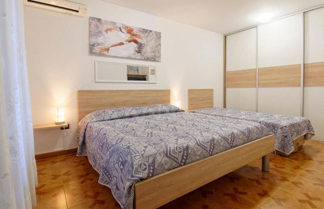 Comfortable Apartment in Umag With Parking Space - Photo 2