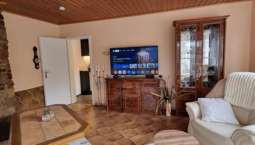 Idyllischer Ferienbungalow in ruhiger Lage mit Pool und großen Garten - Foto 2