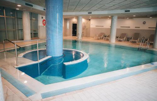 Luxury 3 Bedrooms, Private Heated Pool - EHHouse - Photo 35