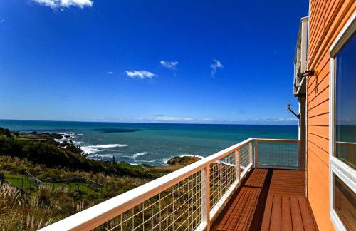 Amazing Oceanview 2 bedroom Oceanfront! by OceanviewHotTubs Shelter Cove, CA Tesla EV Station - Foto 9