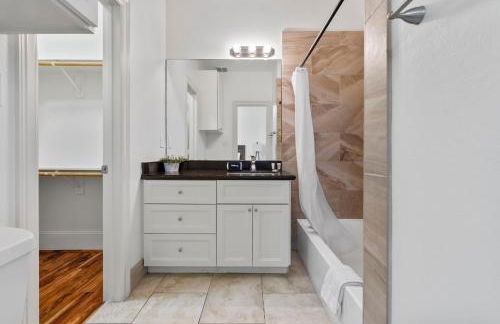 Sunny Hidden Retreat B – Ocean Town Gem - Foto 13