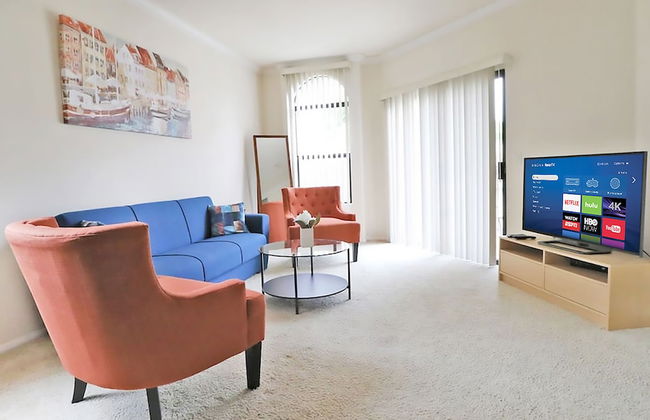 LAs Premier Apartments - Photo 14