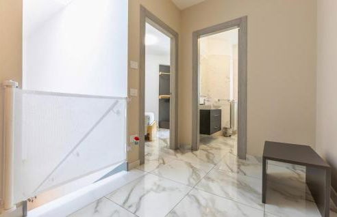 Amazing Apartment In Boscoreale - Photo 11