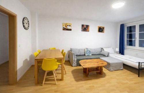 Stötteritz Holiday Apartment - 3 Rooms - 6 People - 5 beds - Balcony - Great public transport 11 minutes to the city - Foto 6