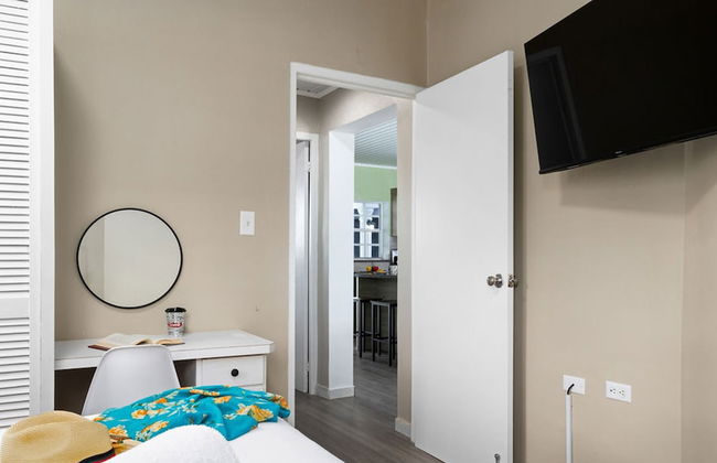 Renovated 4br2ba w Private Pool in Prime Location - Foto 20